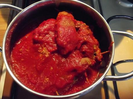 BRACIOLE AL SUGO