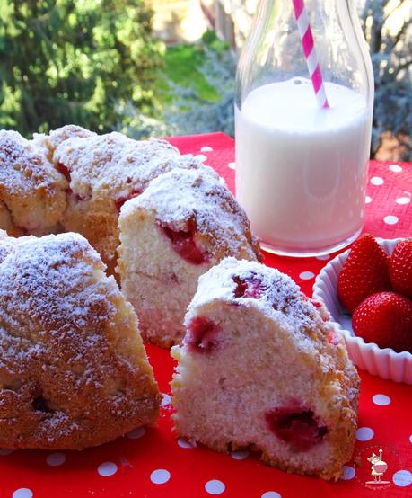 Ciambella soffice con farina di riso e fragole (gluten free)