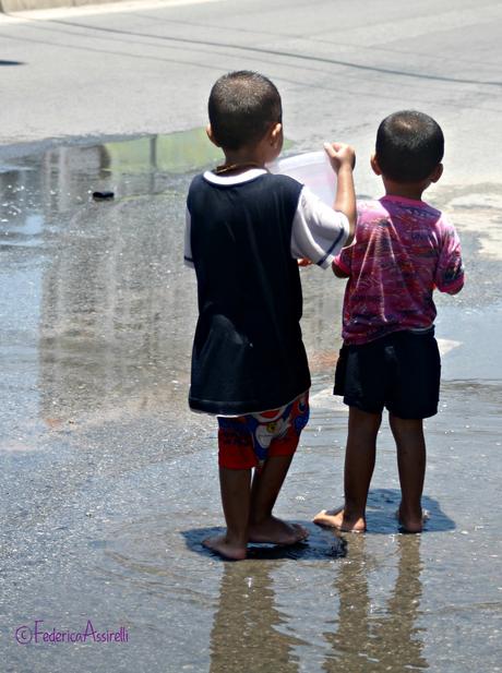 Perfettamente integrati nel Songkran 2015!