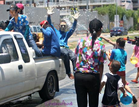 Perfettamente integrati nel Songkran 2015!