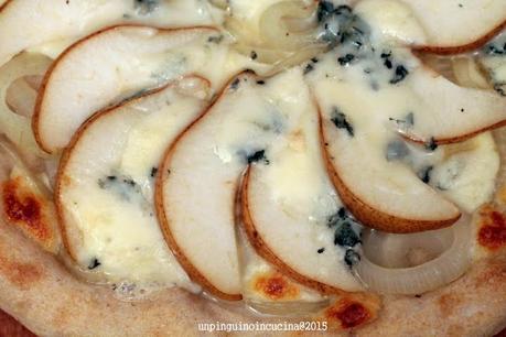 pizza-cipolle-gorgonzola-e-pere