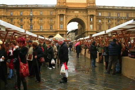 In Piazza a Firenze - La piazza, il mercato, la gente: il meglio della Toscana va in scena a Milano