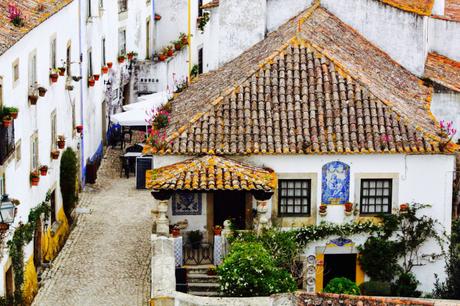 Obidos e i suoi colori: un Portogallo sospeso tra passato e presente