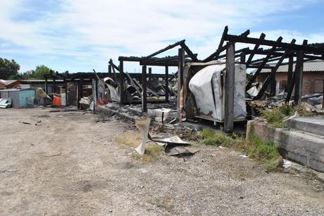 Sassari: incendio campo Rom. Comune aiuta famiglia