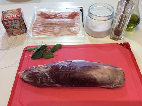 FILETTO DI MAIALE CON PANCETTA SALVIA E MELE CARAMELLATE