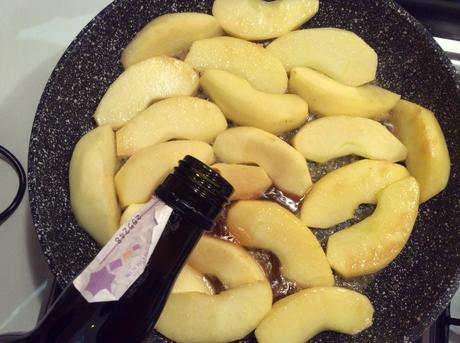 FILETTO DI MAIALE CON PANCETTA SALVIA E MELE CARAMELLATE