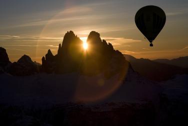 ballonfahrt-zinnen-sonnenaufgang-hochauflosung1