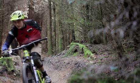 Guidare la MTB con un braccio solo...