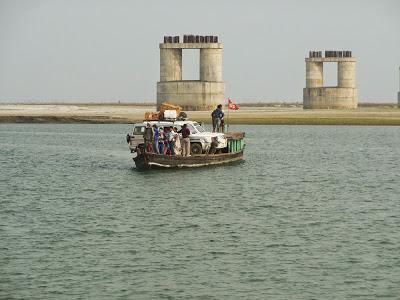 Assam : Il traghetto sul Bramaputra