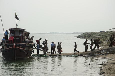 Assam : Il traghetto sul Bramaputra