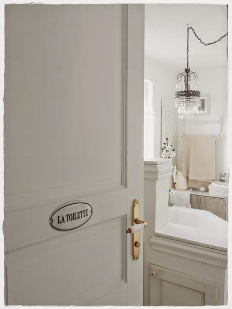 Una favolosa stanza da bagno in stile shabby chic