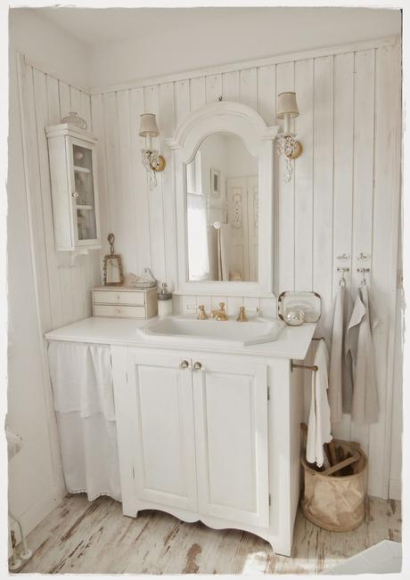 Una favolosa stanza da bagno in stile shabby chic