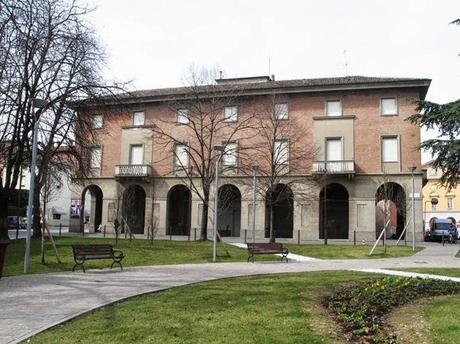 Il Palazzo Littorio e le aree limitrofe: un caso di masochismo urbanistico.