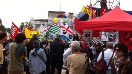 Un giro a chiacchierar con la piazza, mentre si manifesta contro #LaBuonaScuola