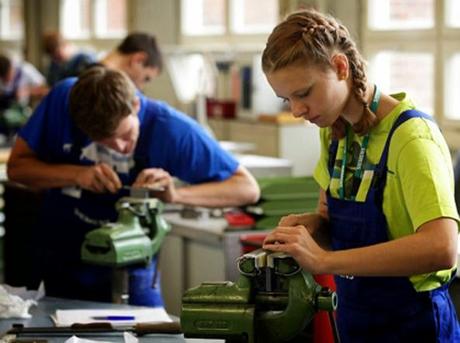 PAVIA. Firma del Protocollo d’intesa per il progetto “Stage Alternanza Scuola-Lavoro 2015”