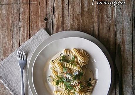 Pasta con Zucchine Pomodorini Datterini e Crema di Formaggio