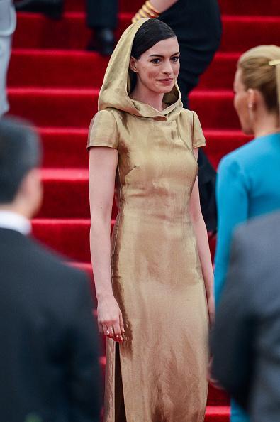 Met Gala 2015, i look più belli da Anne Hathaway ad Amal Clooney Met Gala 2015, i look più belli