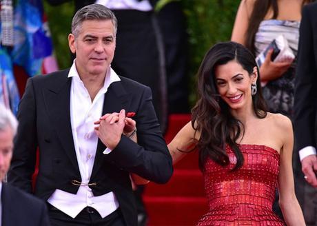 Met Gala 2015, i look più belli da Anne Hathaway ad Amal Clooney Met Gala 2015, i look più belli