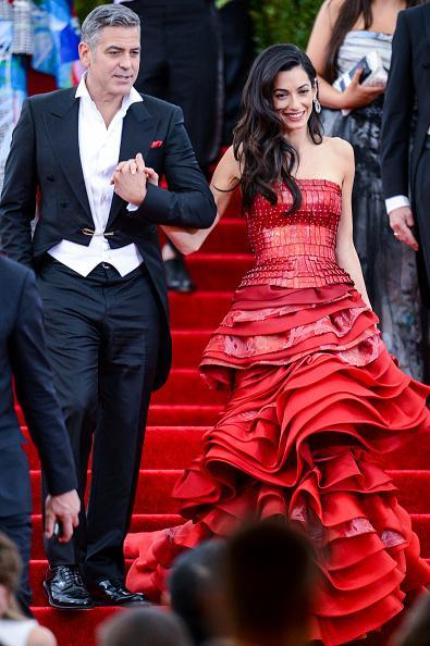 Met Gala 2015, i look più belli da Anne Hathaway ad Amal Clooney Met Gala 2015, i look più belli