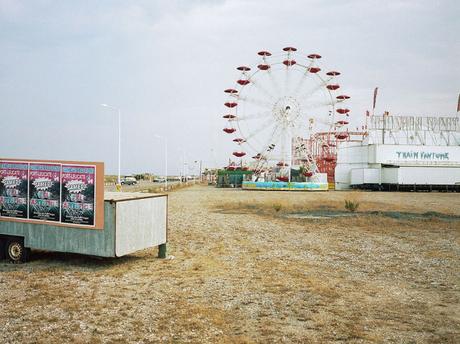 FOTOGRAFIA: Shane Lynam | La costa francese 50 anni dopo