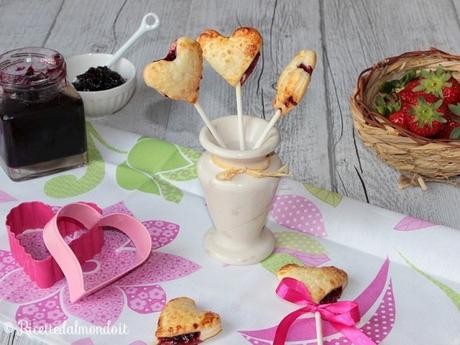 Heart pie pops