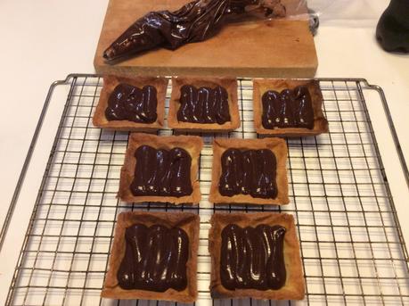 CROSTATINE CON GANACHE AL CIOCCOLATO E LAMPONI RICETTA DI DAVIDE COMASCHI