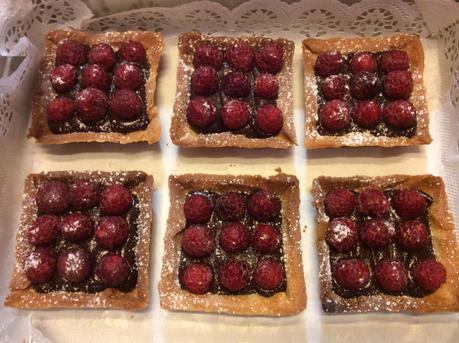 CROSTATINE CON GANACHE AL CIOCCOLATO E LAMPONI RICETTA DI DAVIDE COMASCHI