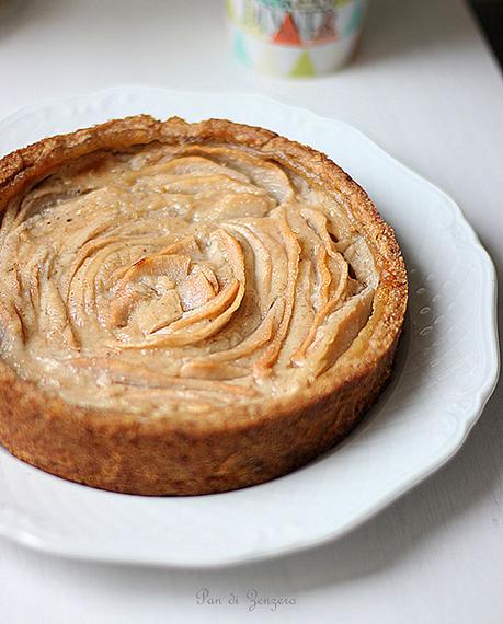 crostata con crema pasticcera alla nocciola