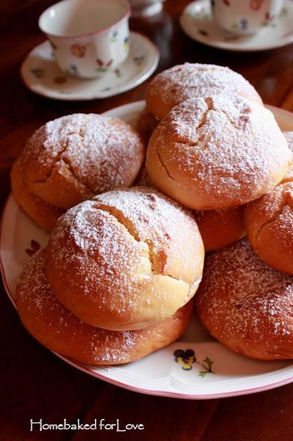 Panini soffici al miele e ricotta