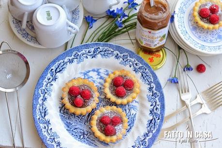 Mini Tarte al Cioccolato per Festeggiare la Mamma