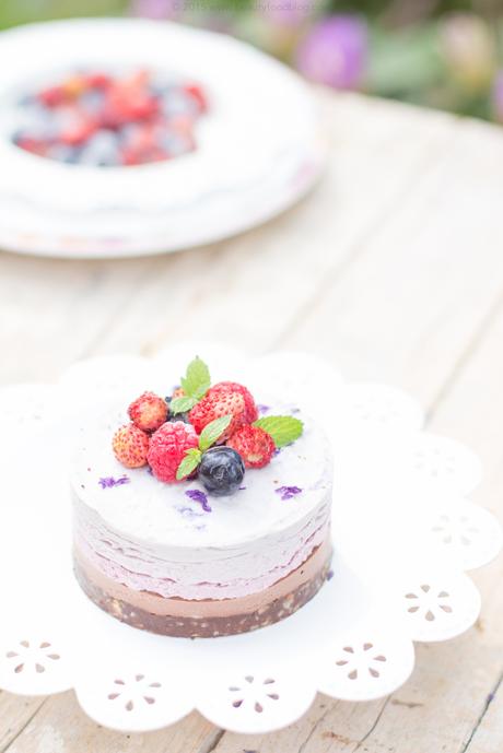 Cheesecake Raw al Cocco con Frutti di bosco e Lavanda | Vegan  & Gluten Free