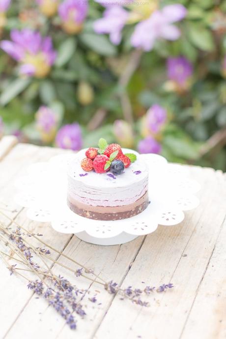 Cheesecake Raw al Cocco con Frutti di bosco e Lavanda | Vegan  & Gluten Free