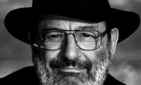 Umberto Eco (Alessandria, 5 gennaio 1932) è un semiologo, filosofo e scrittore italiano di fama internazionale.