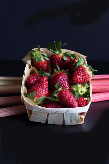 Marmellata di fragole e rabarbaro con semi di chia