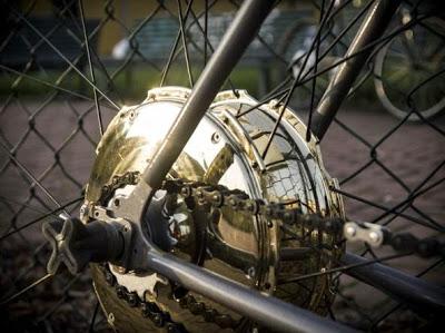Sei in grado di ricaricare un motore? Ora puoi con la bici ibrida Bike+ di Zehus!