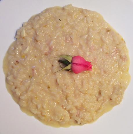 Risotto ai petali di rosa