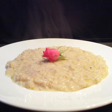 Risotto ai petali di rosa