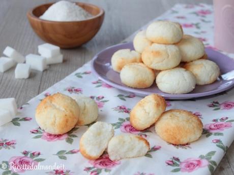 Biscotti al cocco morbidi