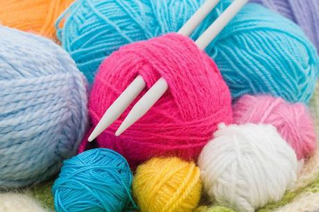 Sferruzza che ti passa: i benefici del lavoro a maglia