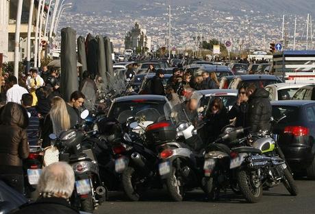 Video. Traffico paralizzato sul Lungomare. Napoli in tilt