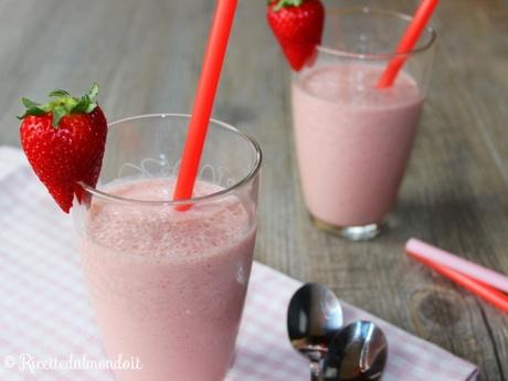 Strawberry milkshake - frappè di fragole