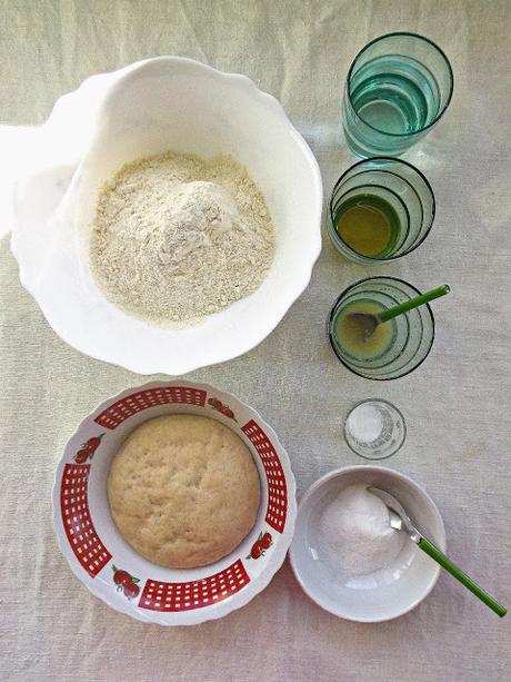 Vegan buns ovvero panini da burger senza uova e latticini