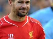 Calcio, Liverpool: sabato l’addio “reds” Steven Gerrard dopo diciassettenne anni