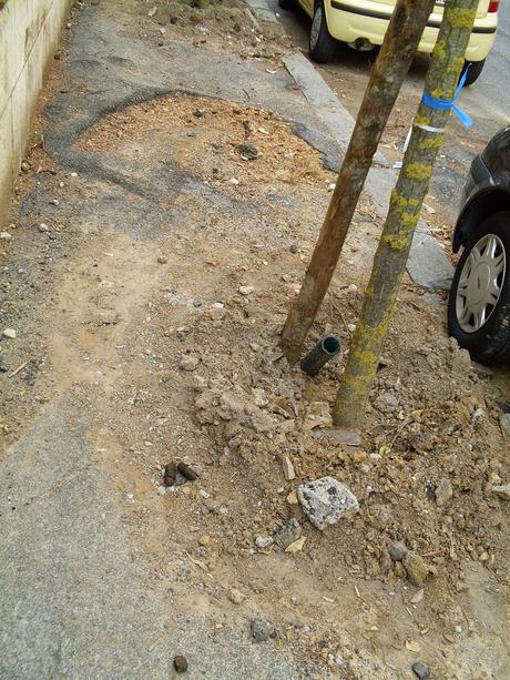 10 foto per non dimenticare come viene amministrata la città. Marciapiedi che non sembrano più tali. Alla Balduina secondo il Municipio va bene così