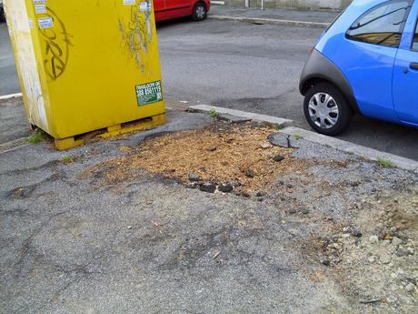 10 foto per non dimenticare come viene amministrata la città. Marciapiedi che non sembrano più tali. Alla Balduina secondo il Municipio va bene così