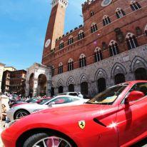 Ferrari in Piazza del Campo