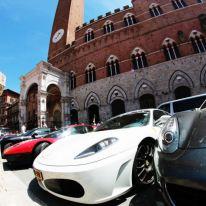 Ferrari in Piazza del Campo