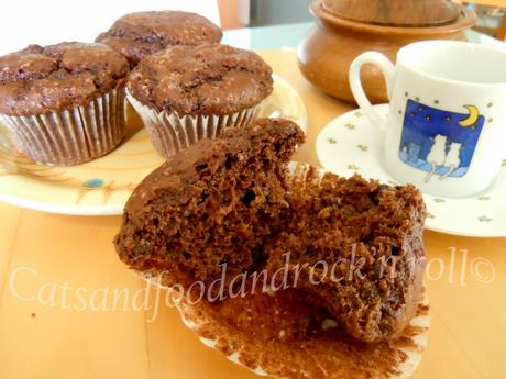 Muffin al doppio cioccolato e avocado