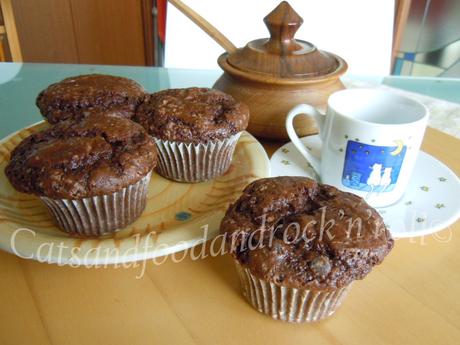 Muffin al doppio cioccolato e avocado