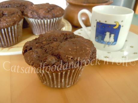 Muffin al doppio cioccolato e avocado